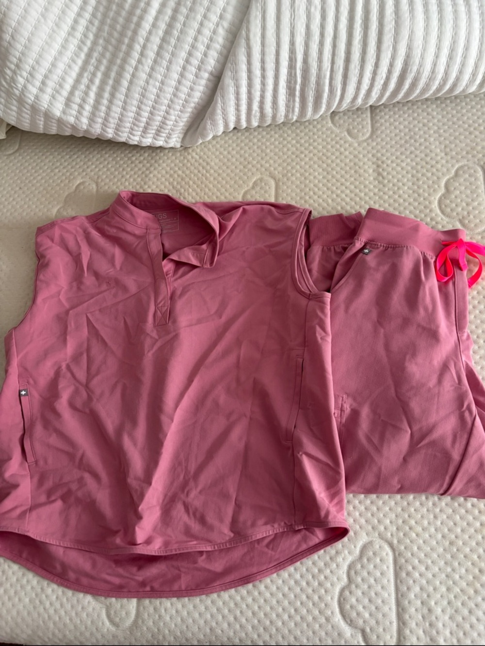 Pink figs scrub set